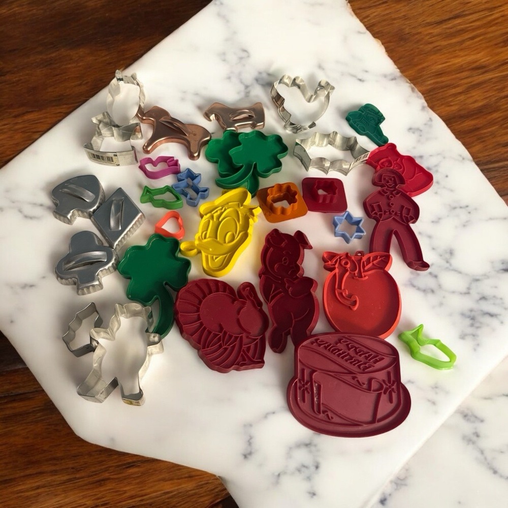 Vintage Lot Of 30 Assorted Mixed Cookie Cutters Donald Duck Christmas Other Misc